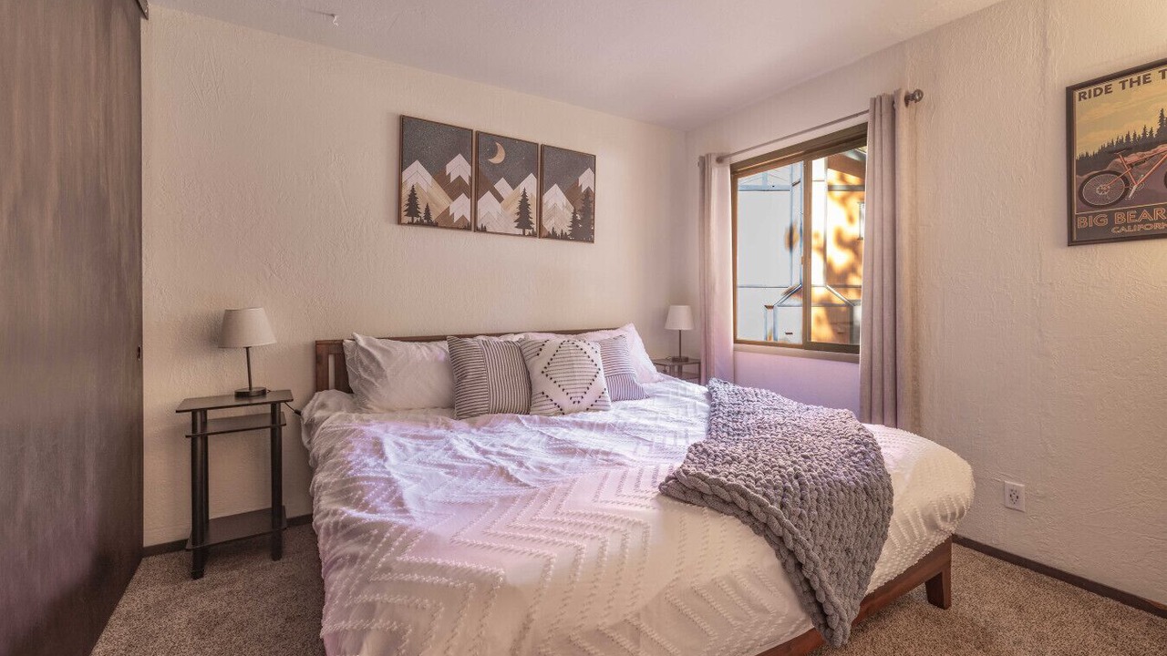 Photo of Bedroom in Summit Estates