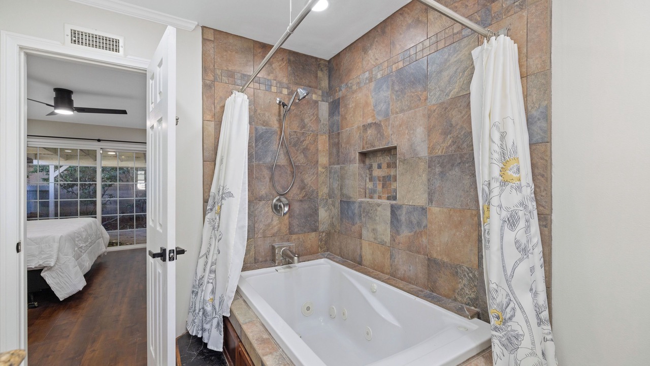 Photo of Bathroom in Thousand Oaks