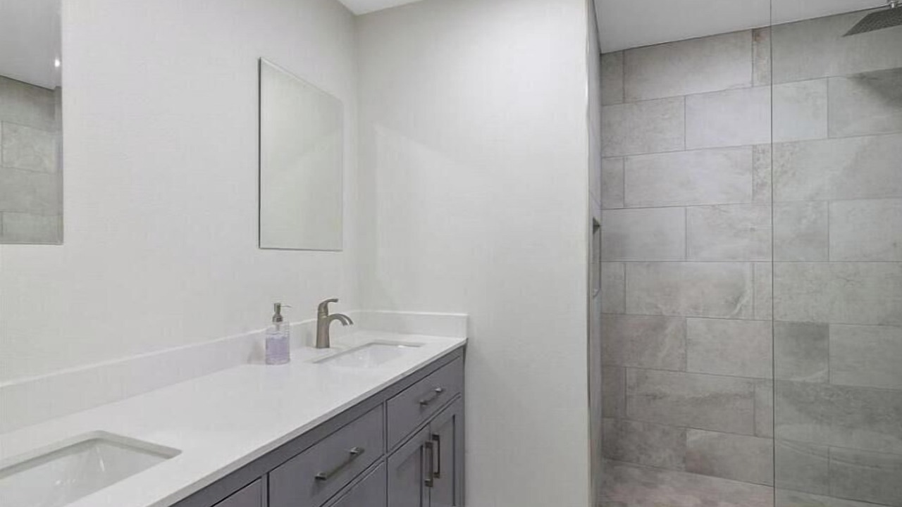 Photo of Bathroom in Thousand Oaks