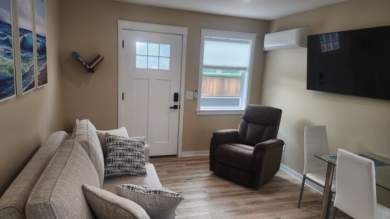 Photo of Livingroom in Venice Canals