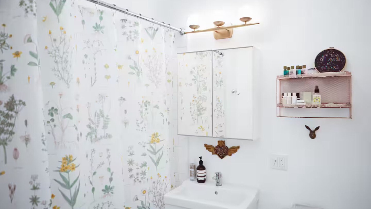 Photo of Bathroom in Los Angeles