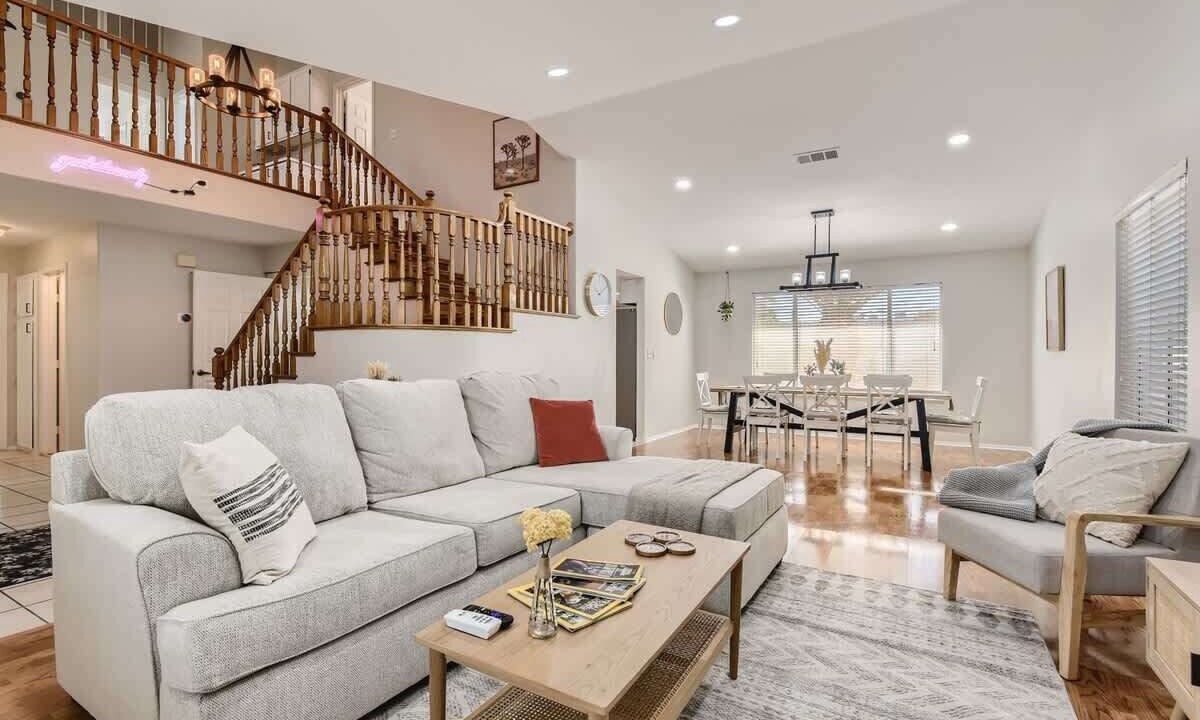 Photo of Livingroom in Canyon Gate
