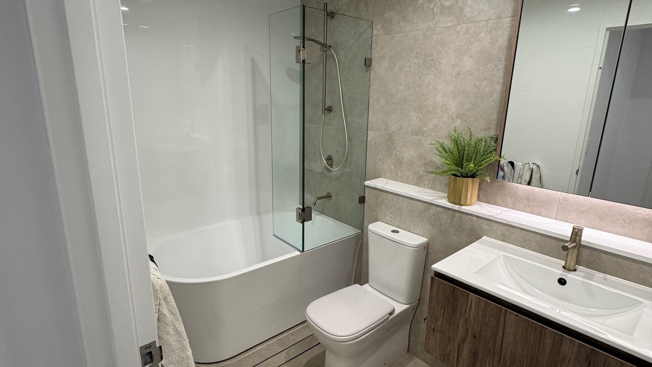 Photo of Bathroom in Main Beach