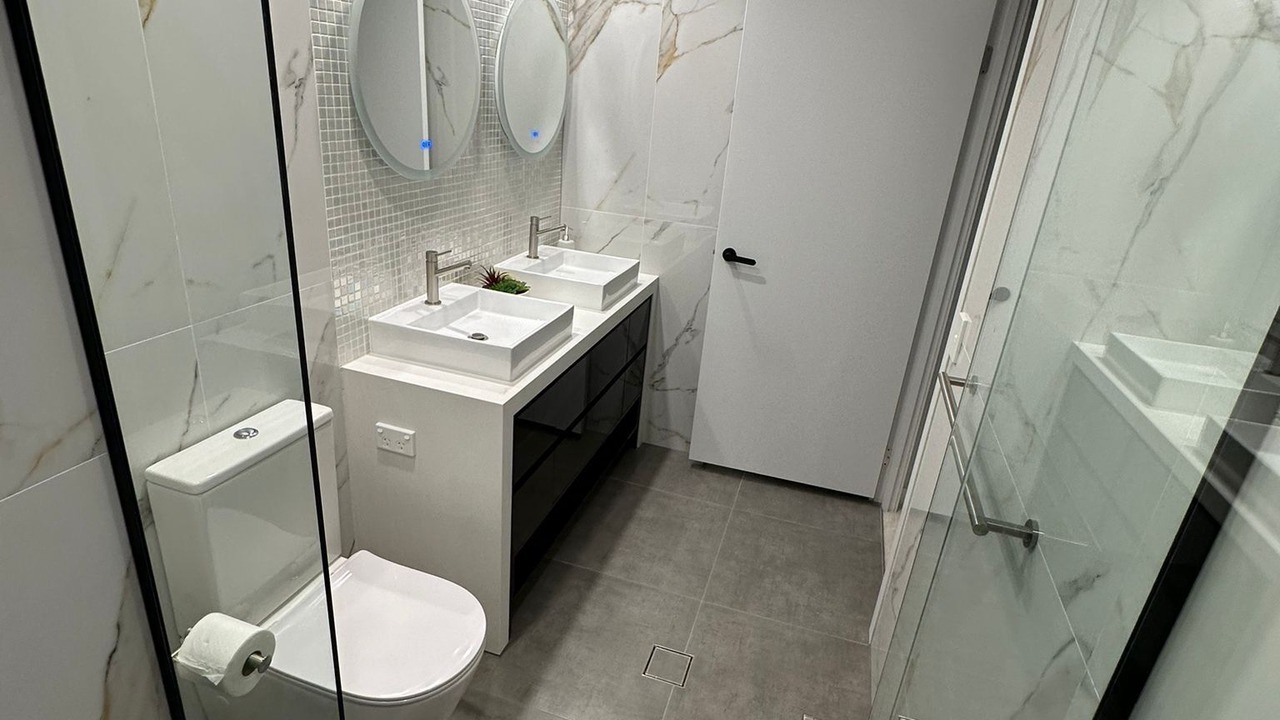 Photo of Bathroom in Main Beach