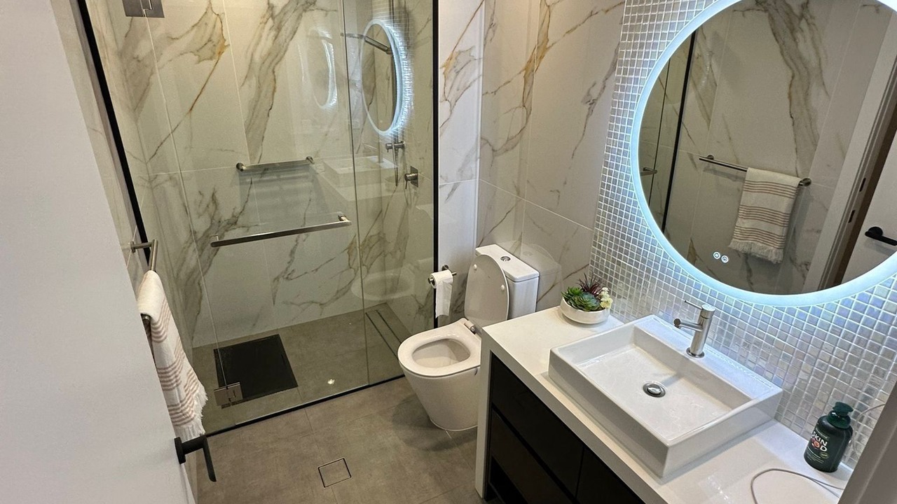 Photo of Bathroom in Main Beach