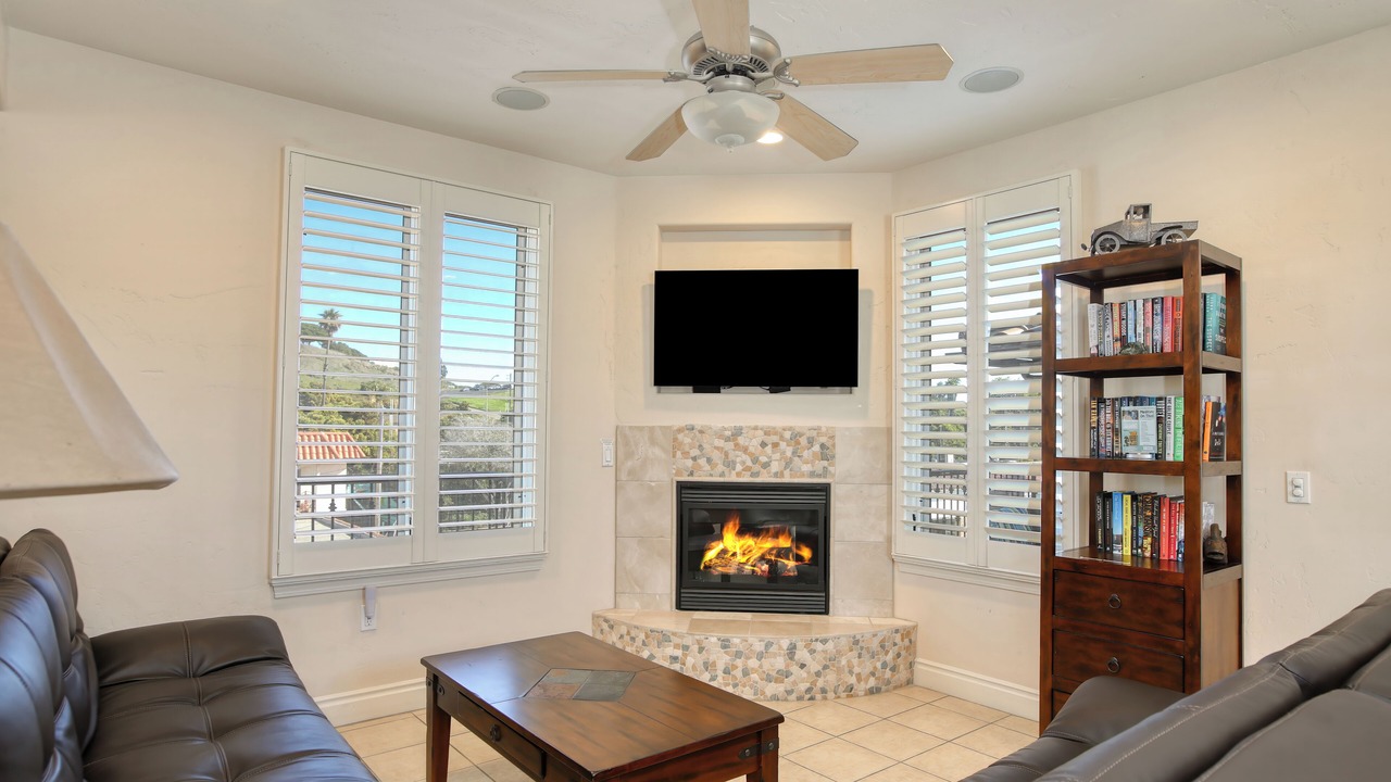 Photo of Livingroom in Downtown