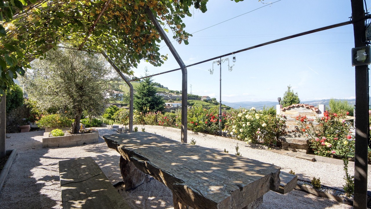 Photo of Outdoor in Provesende