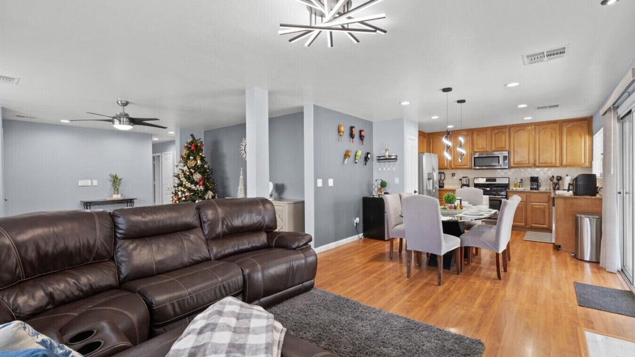 Photo of Livingroom in Sunrise Manor