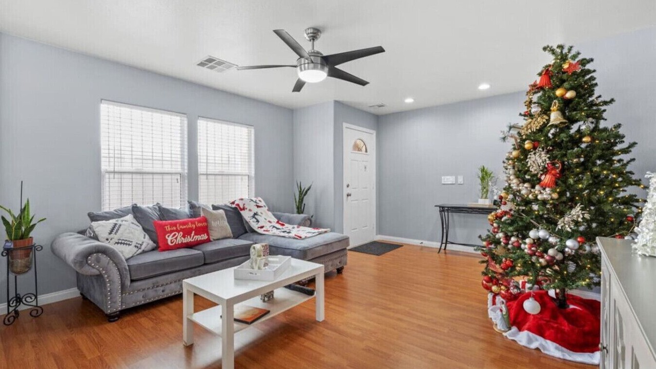 Photo of Livingroom in Sunrise Manor