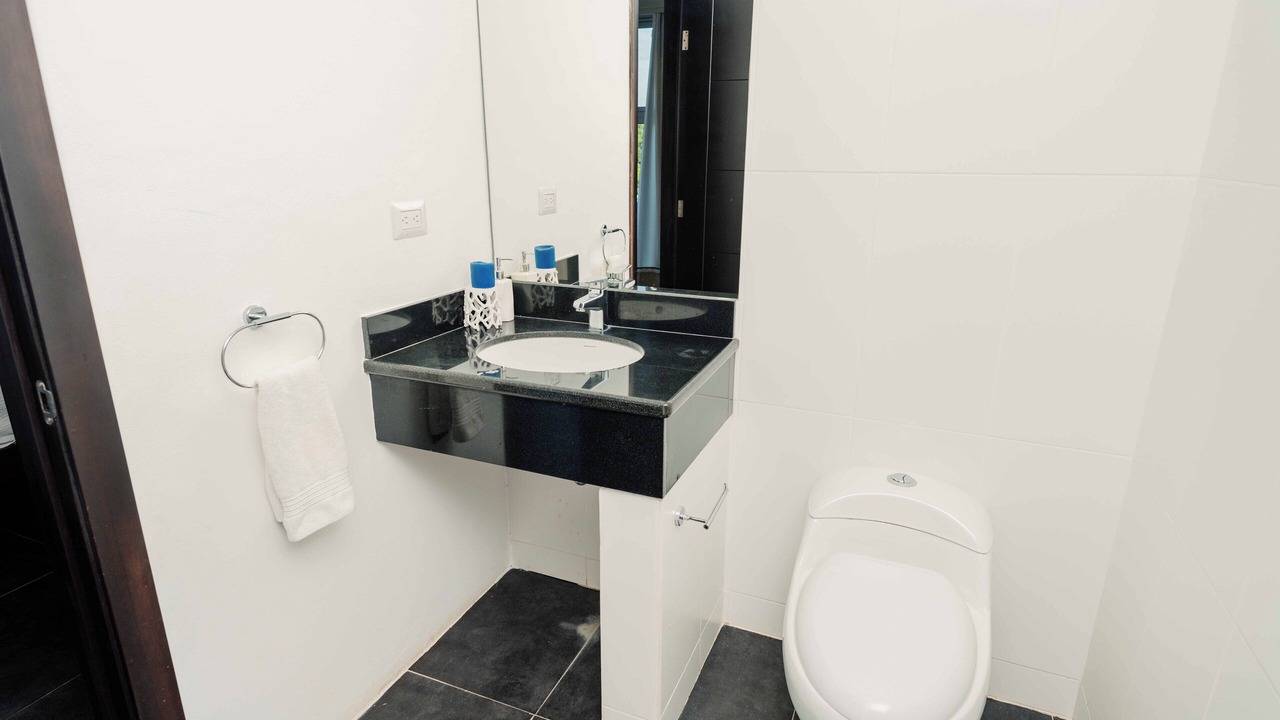Photo of Bathroom in Pacific Marlin
