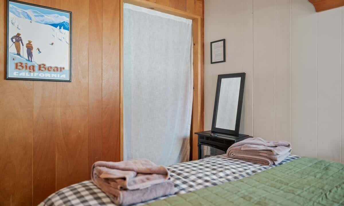 Photo of Bedroom in Big Bear Lake