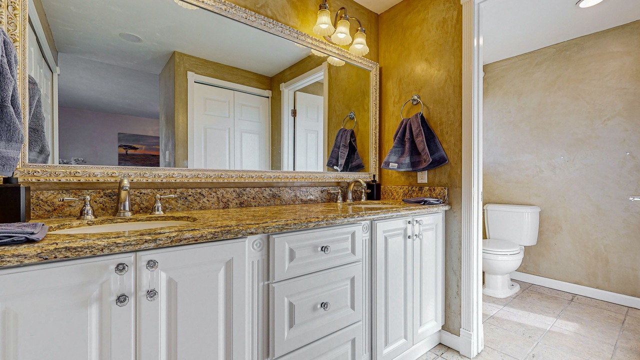 Photo of Bathroom in Thousand Oaks