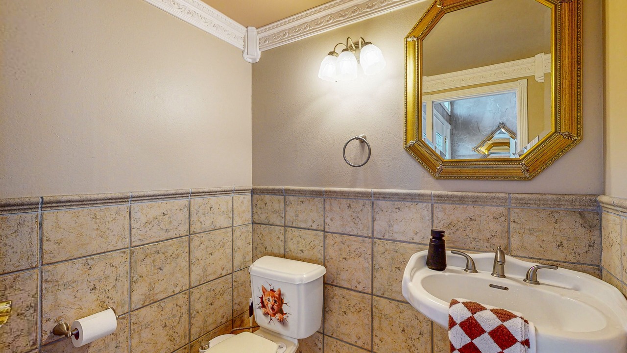 Photo of Bathroom in Thousand Oaks