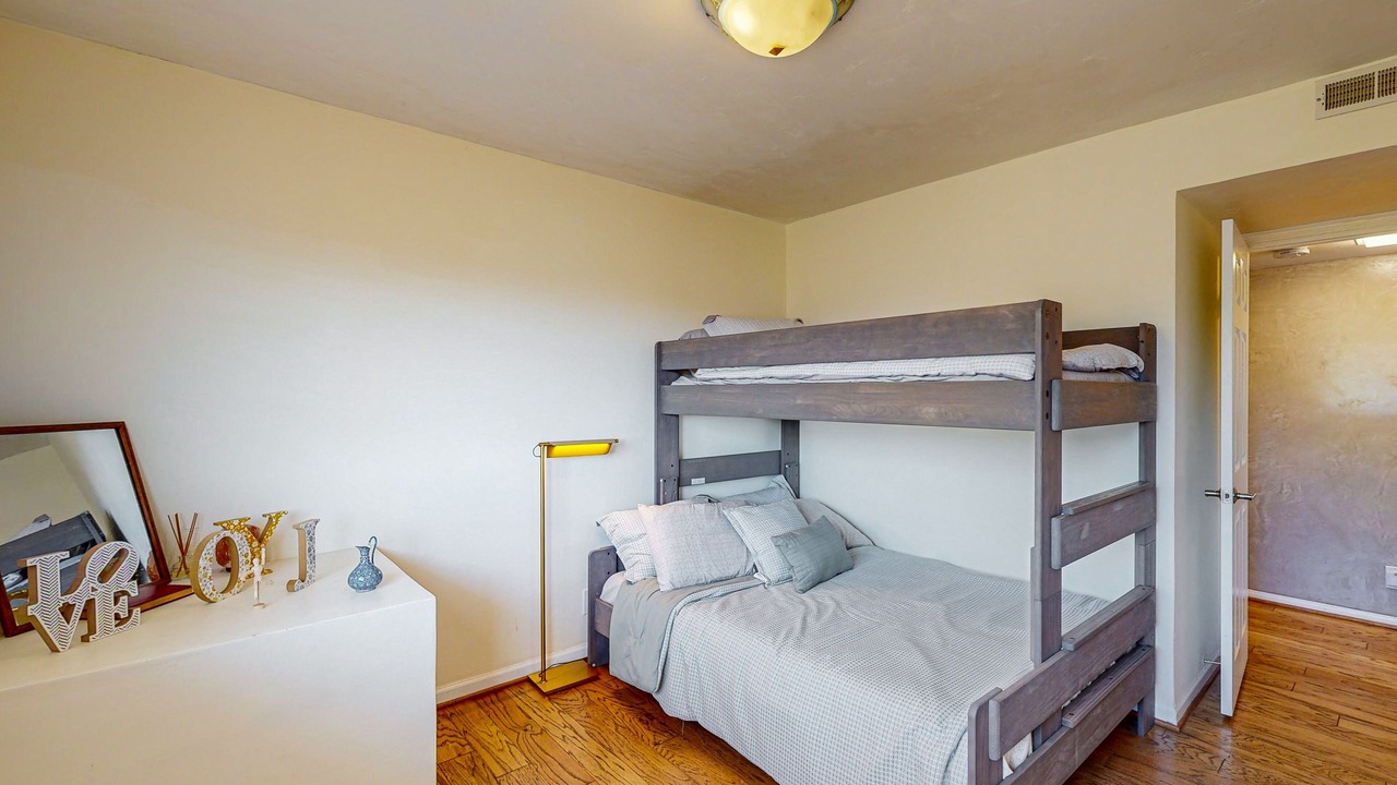 Photo of Bedroom in Thousand Oaks