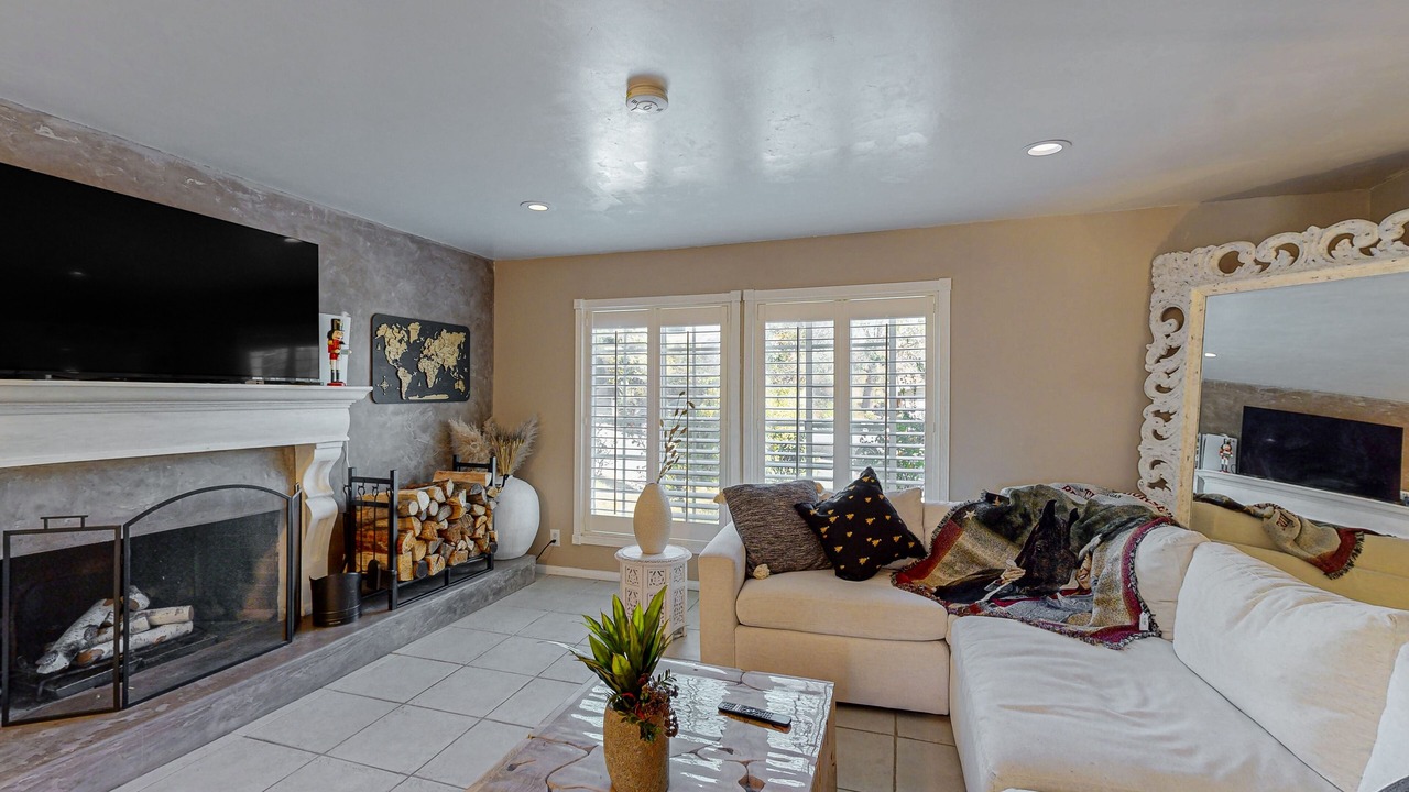 Photo of Livingroom in Thousand Oaks