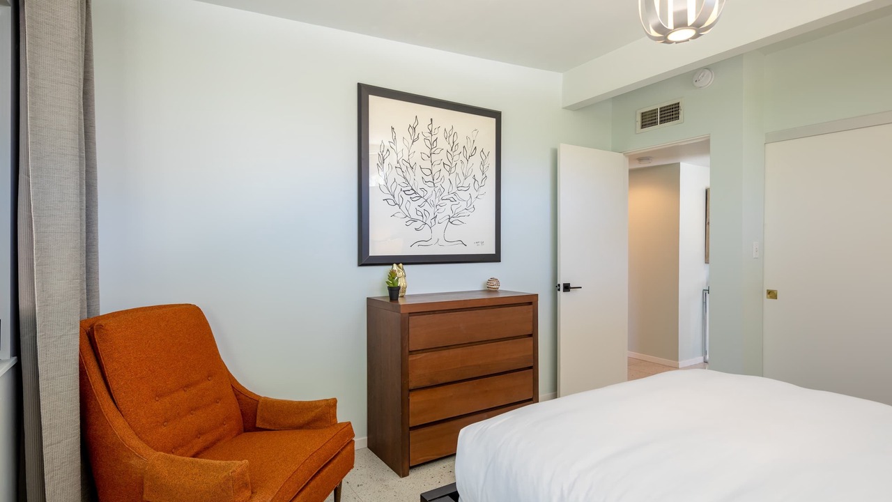 Photo of Bedroom in Racquet Club South