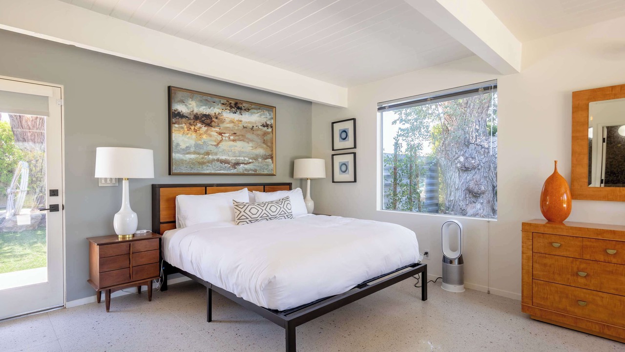 Photo of Bedroom in Racquet Club South
