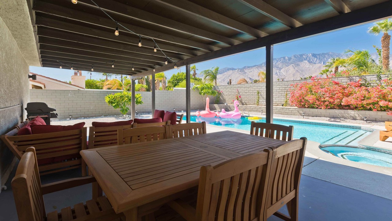 Photo of Outdoor in Racquet Club South