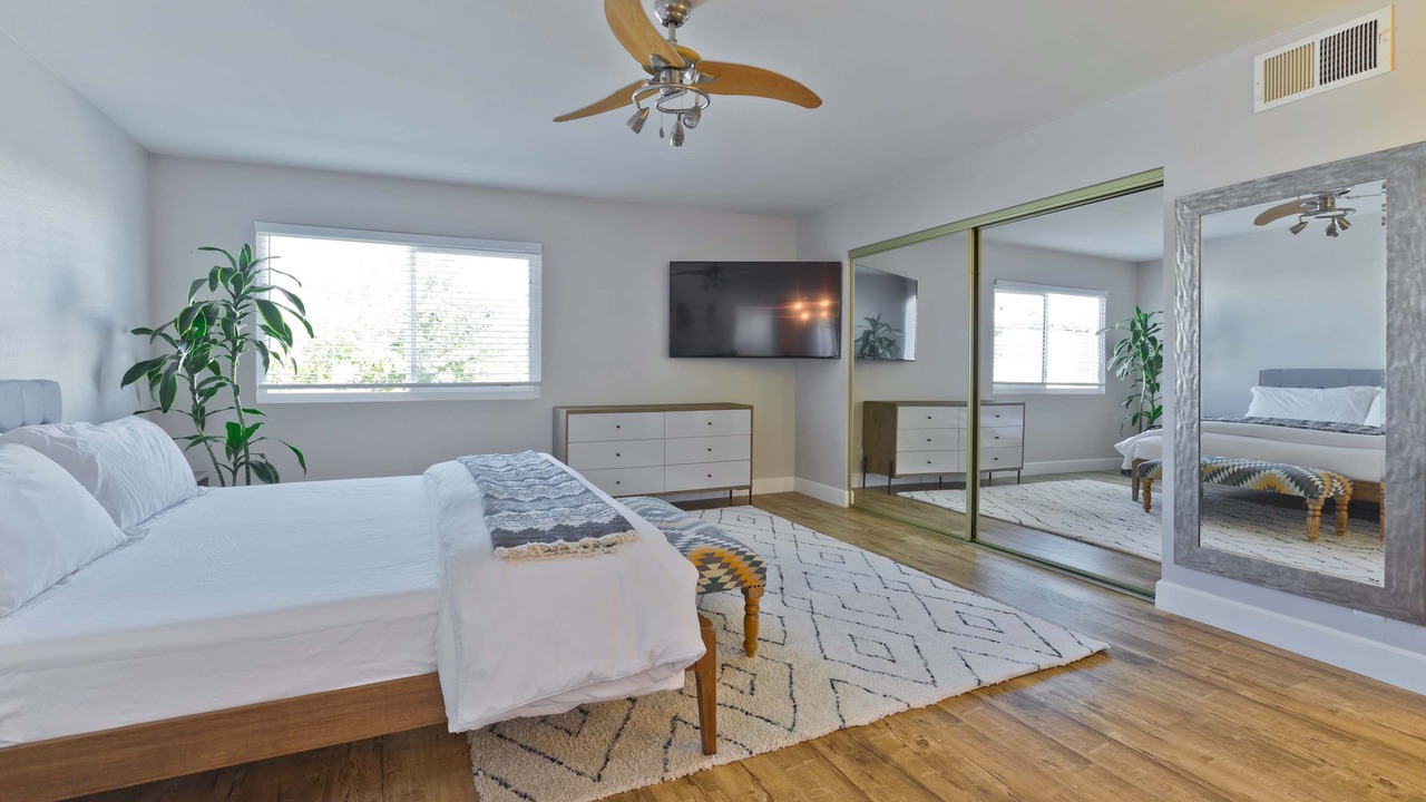 Photo of Bedroom in Racquet Club South