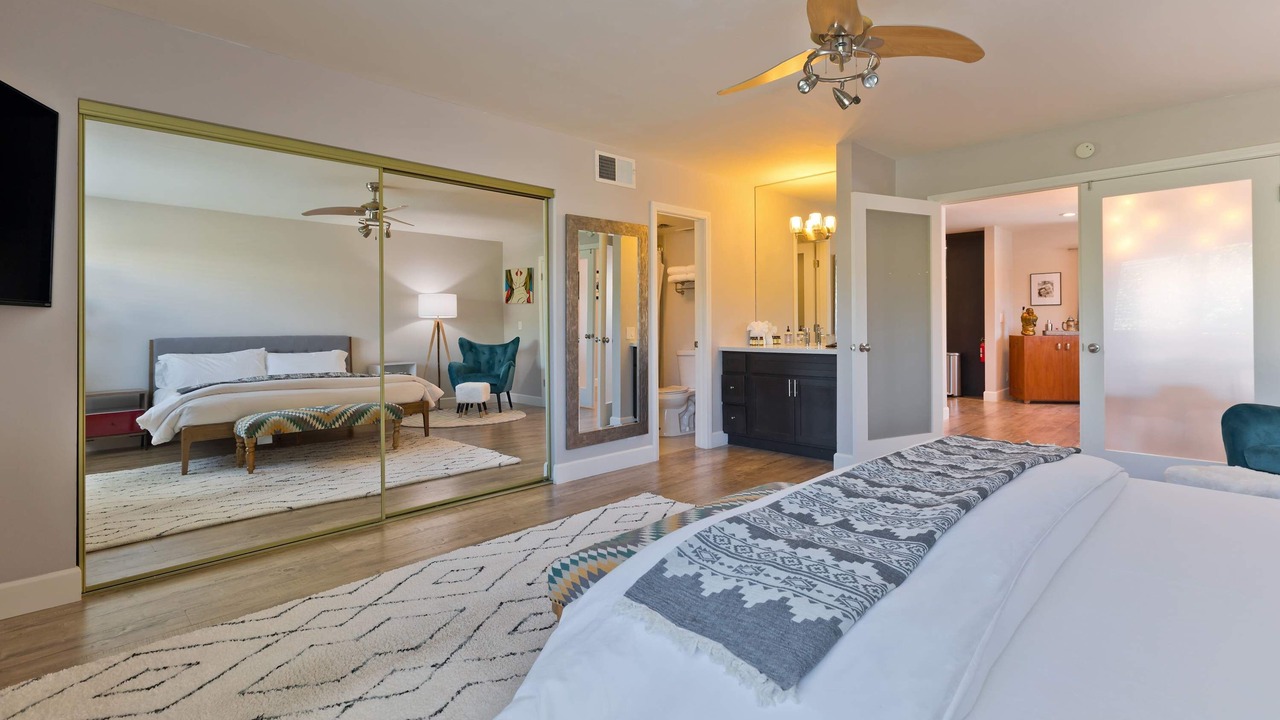 Photo of Bedroom in Racquet Club South