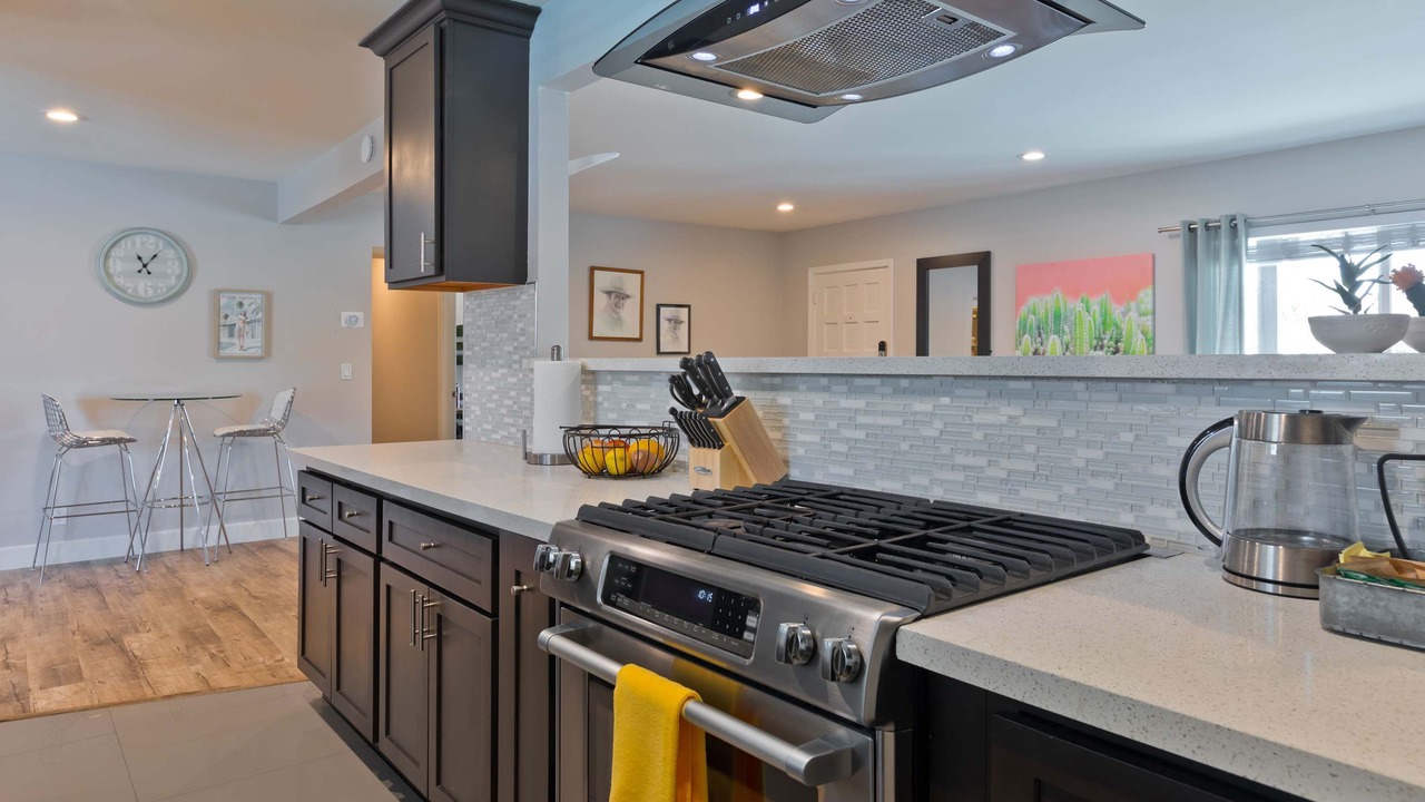 Photo of Kitchen in Racquet Club South