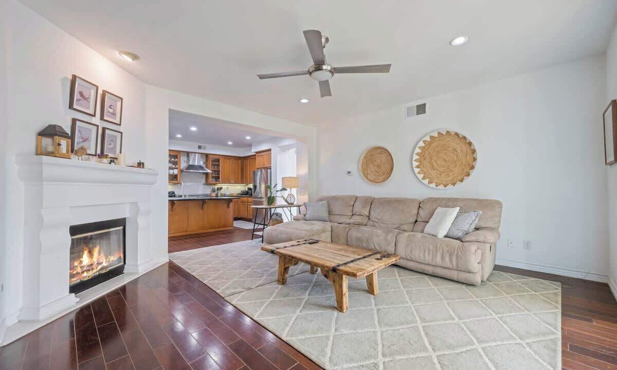 Photo of Livingroom in Stevenson Ranch