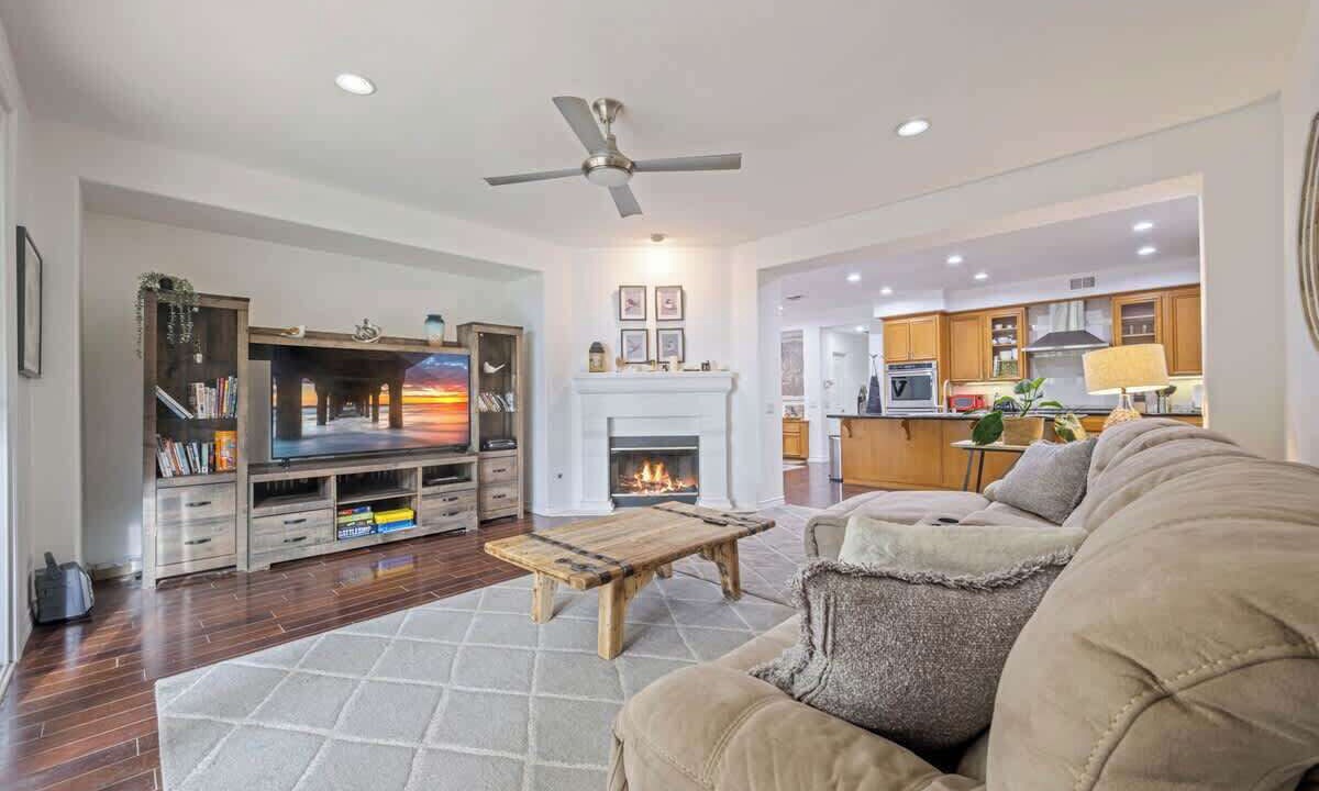 Photo of Livingroom in Stevenson Ranch
