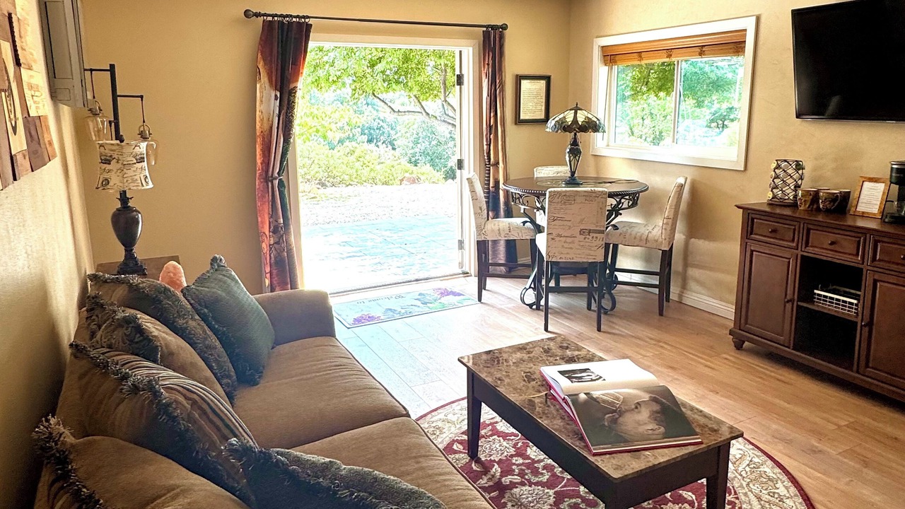 Photo of Livingroom in Julian
