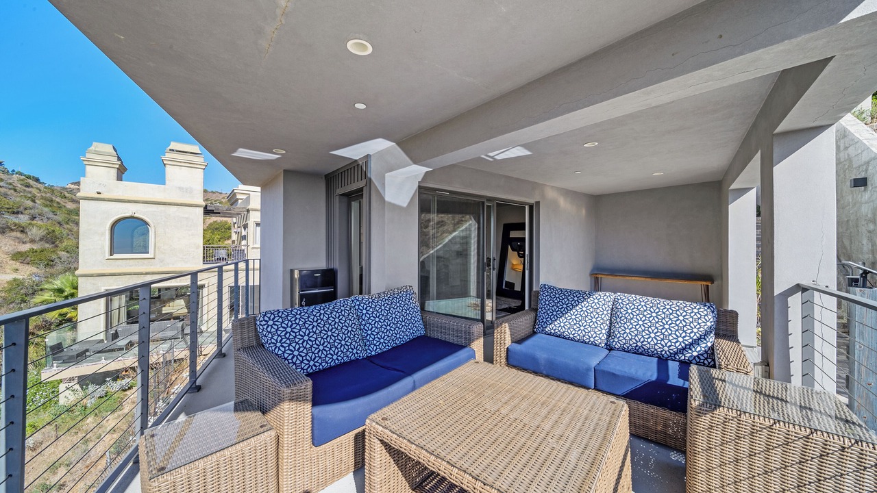 Photo of Patio Balcony in Central Malibu