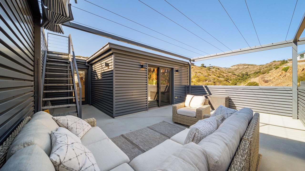 Photo of Patio Balcony in Central Malibu