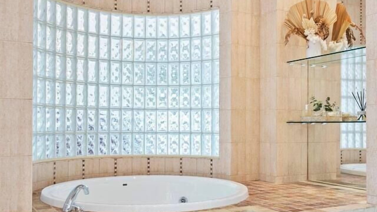 Photo of Bathroom in Paradise Point