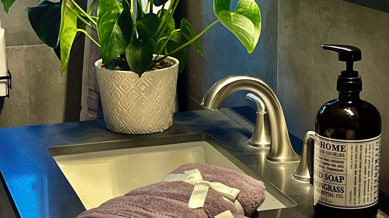 Photo of Bathroom in Lawndale