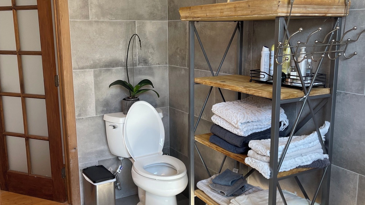 Photo of Bathroom in Lawndale