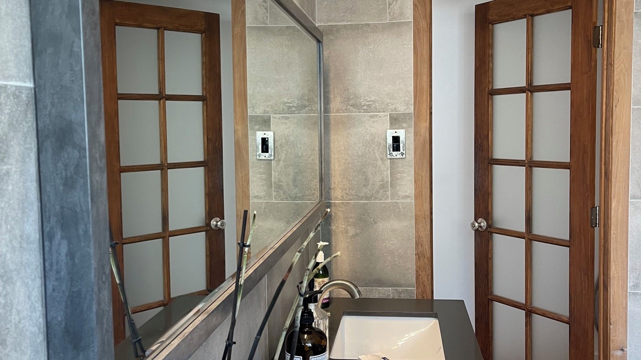 Photo of Bathroom in Lawndale