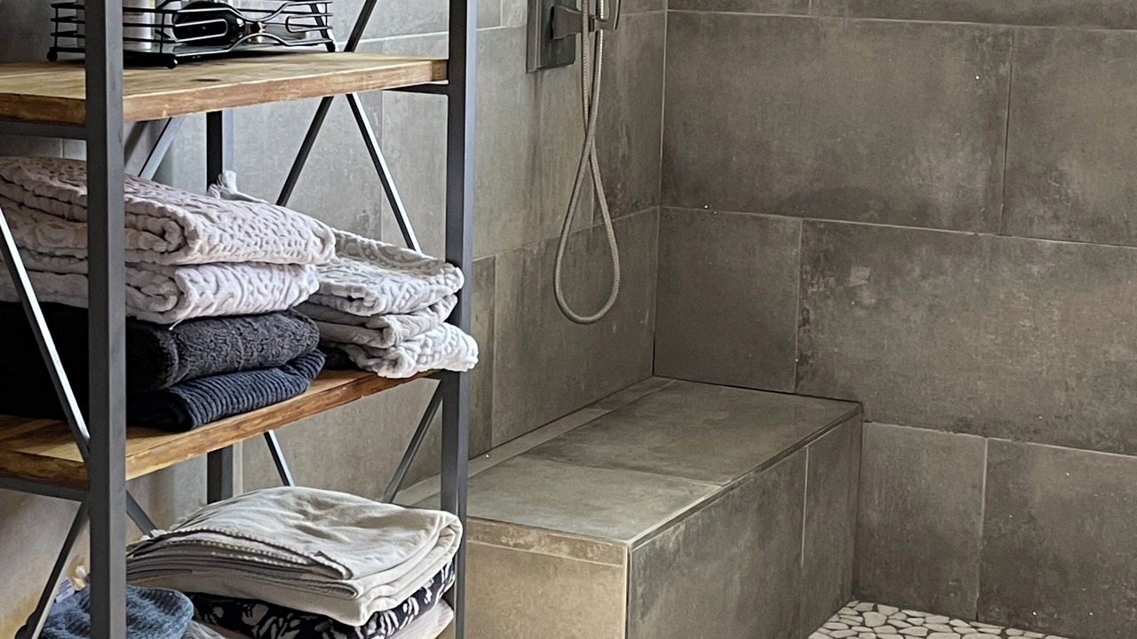 Photo of Bathroom in Lawndale