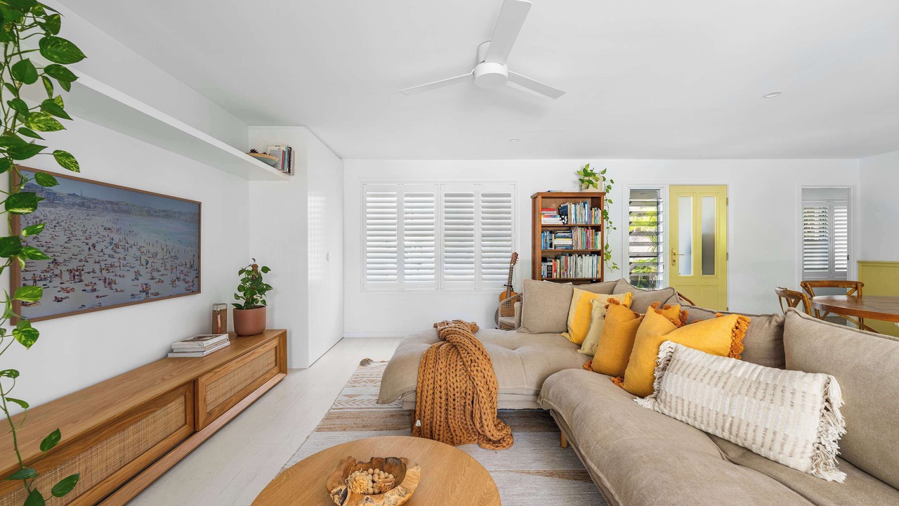 Photo of Livingroom in Burleigh Waters