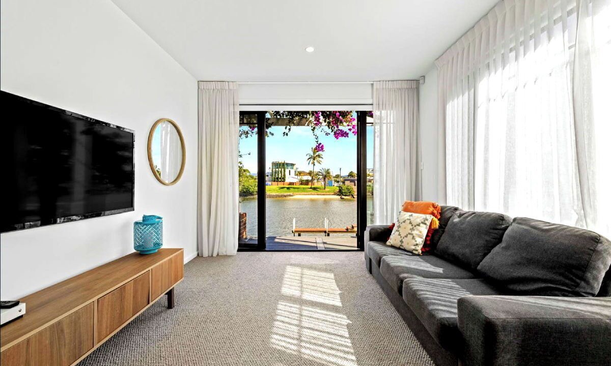 Photo of Livingroom in Broadbeach Waters