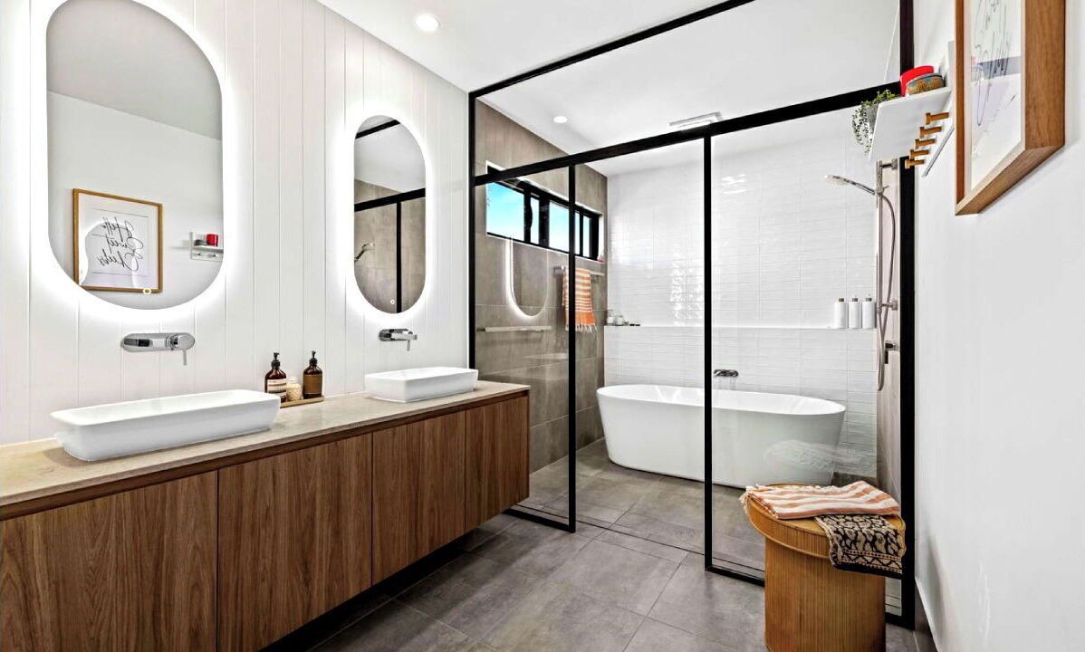 Photo of Bathroom in Broadbeach Waters