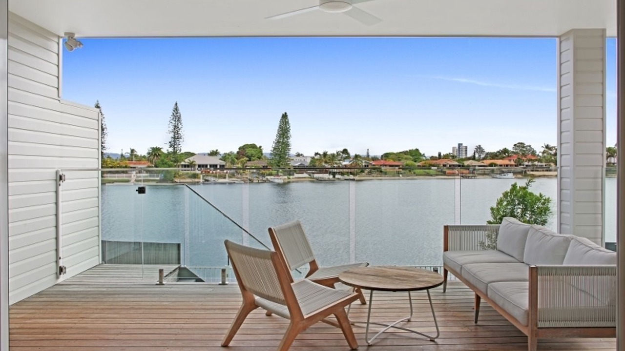 Photo of Patio Balcony in Mermaid Waters