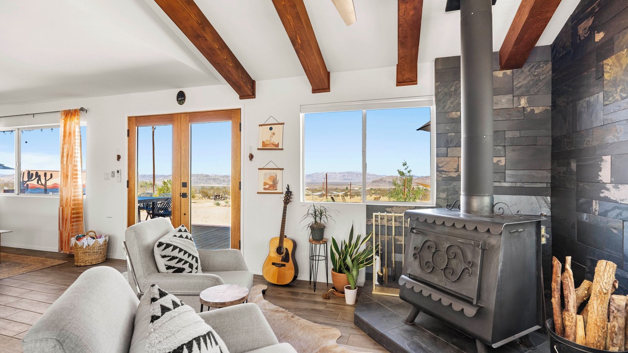 Photo of Livingroom in Landers