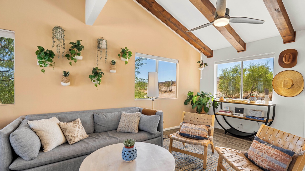 Photo of Livingroom in Landers