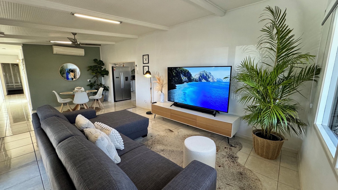 Photo of Livingroom in Golden Beach