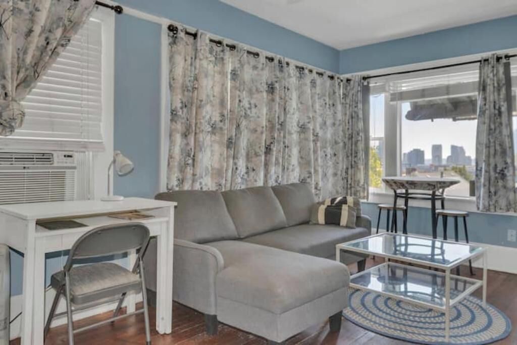 Photo of Livingroom in Golden Hill