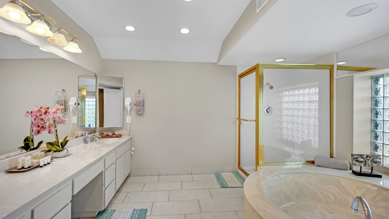 Photo of Bathroom in Rancho Oakey
