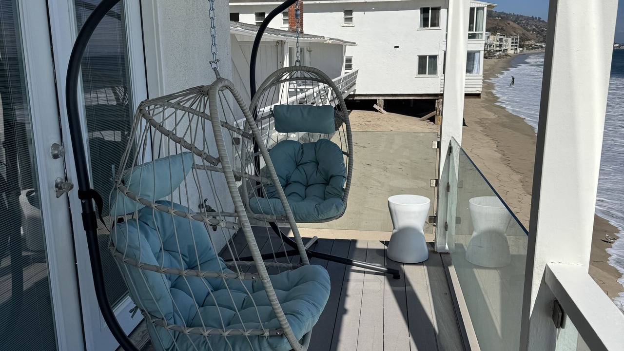 Photo of Bedroom in Eastern Malibu