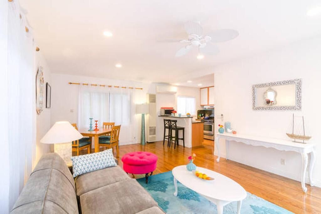Photo of Livingroom in Eastern Malibu