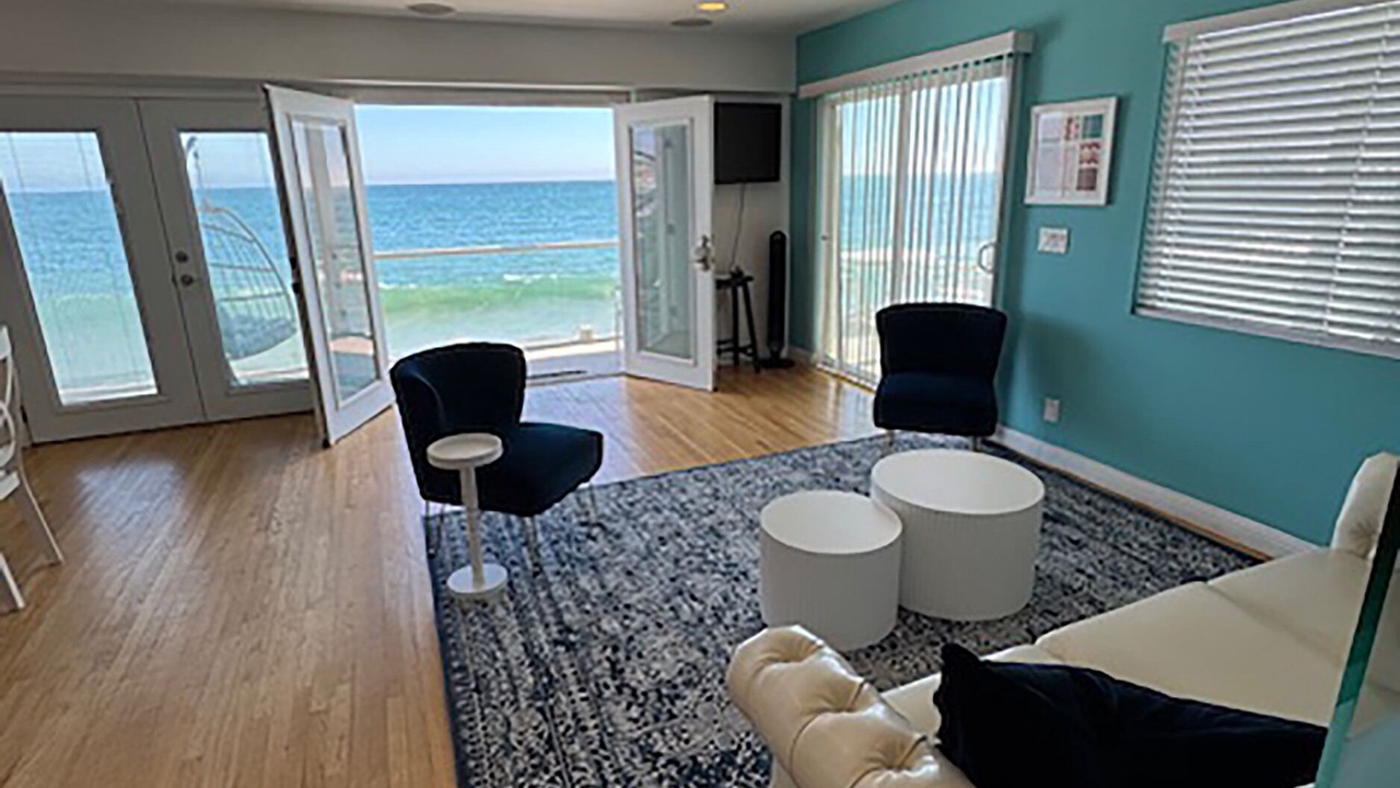 Photo of Bedroom in Eastern Malibu