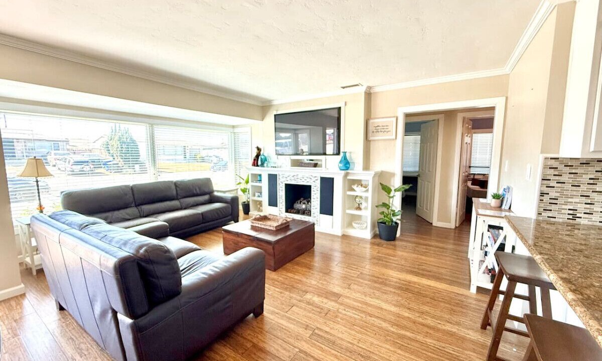 Photo of Livingroom in Rolando Park