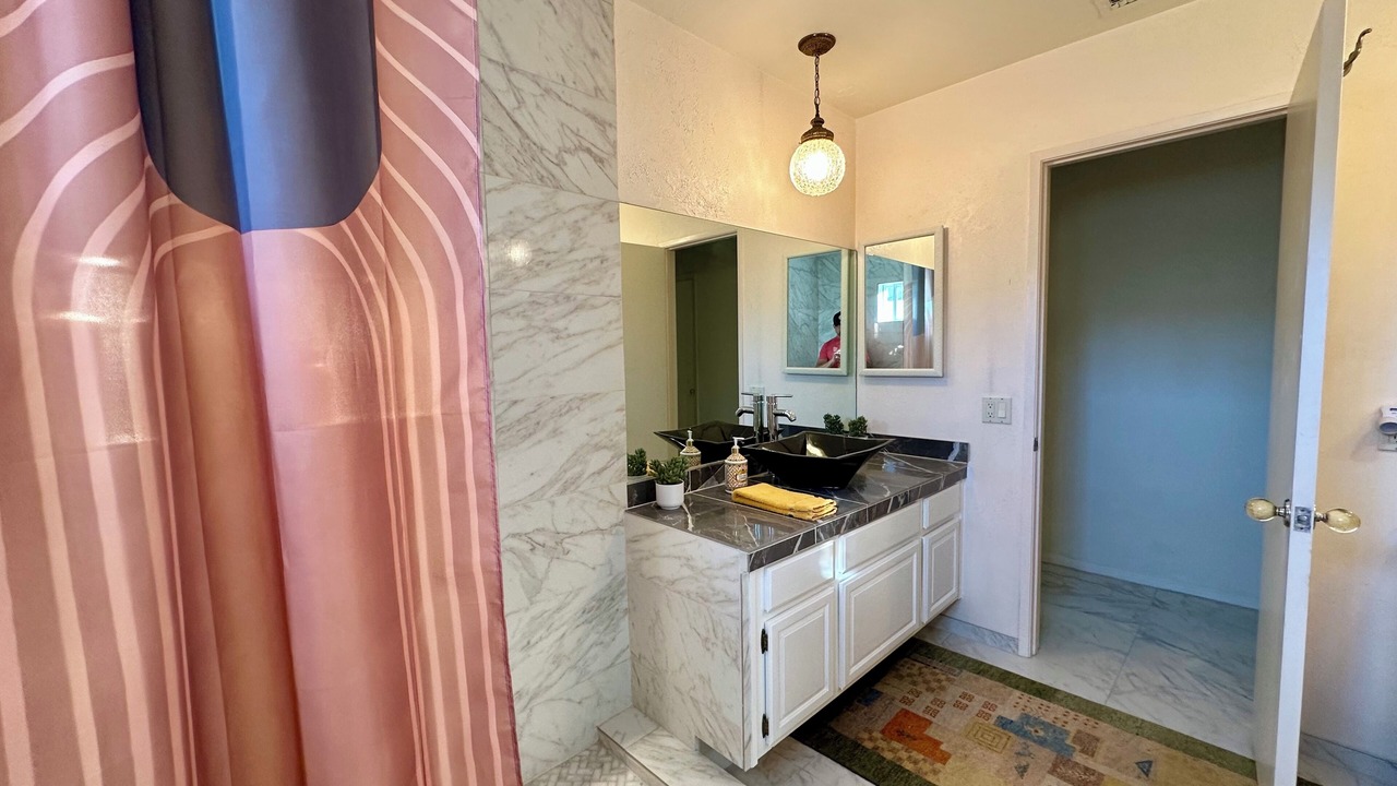 Photo of Bathroom in Araby