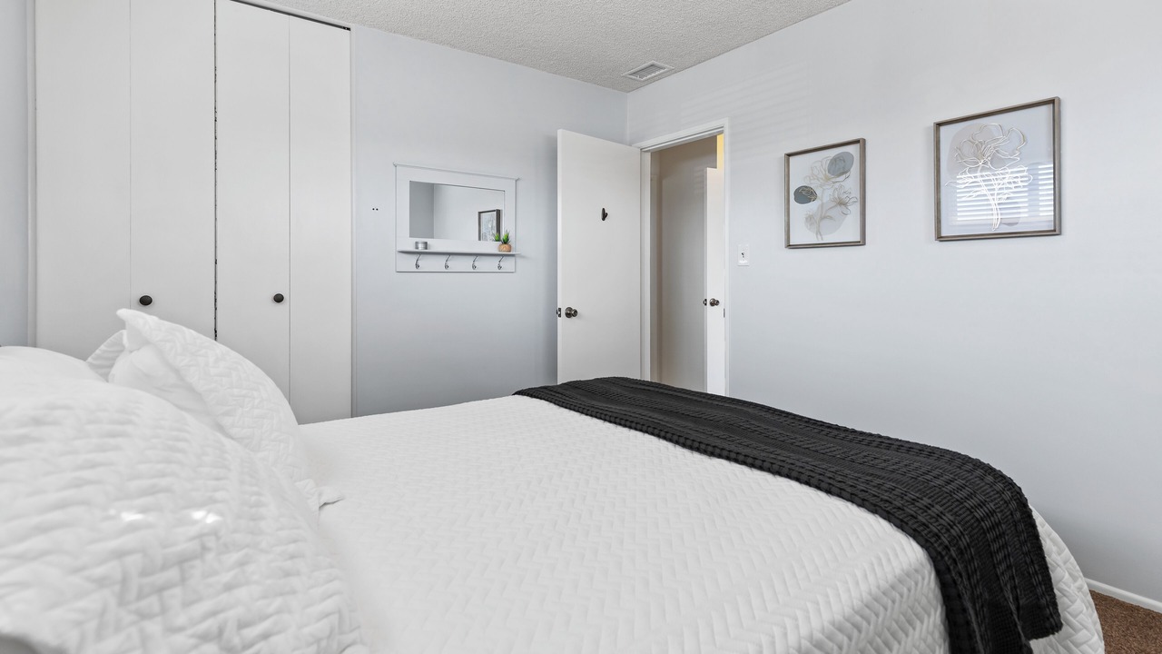 Photo of Bedroom in Allied Gardens